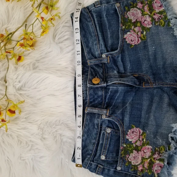 AMERICAN EAGLE Blue Shorts With Flowers Stretch SIZE 4. - Picture 10 of 16